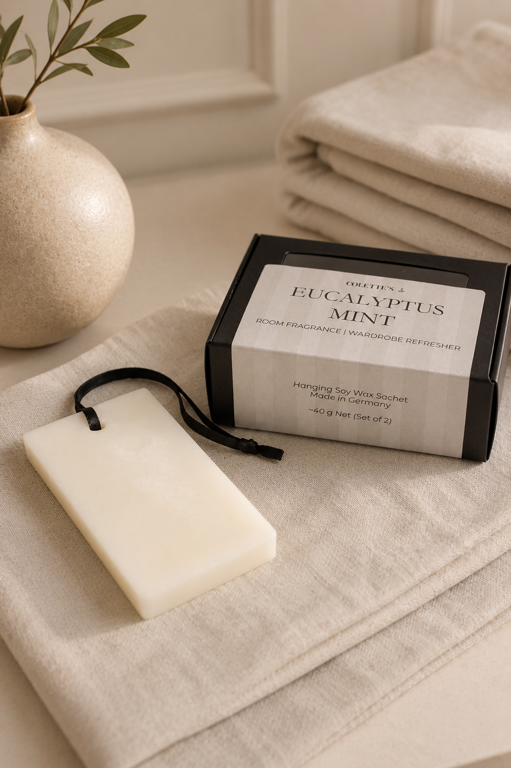 wax sachet air freshener eukalyptus mine raumduft hängendes wachs melt silikonfrei sojawachs mit schwarzen satinband in schwarzer Umverpackung gestreiftes design